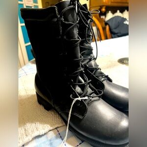RO-Search military combat boots mint condition